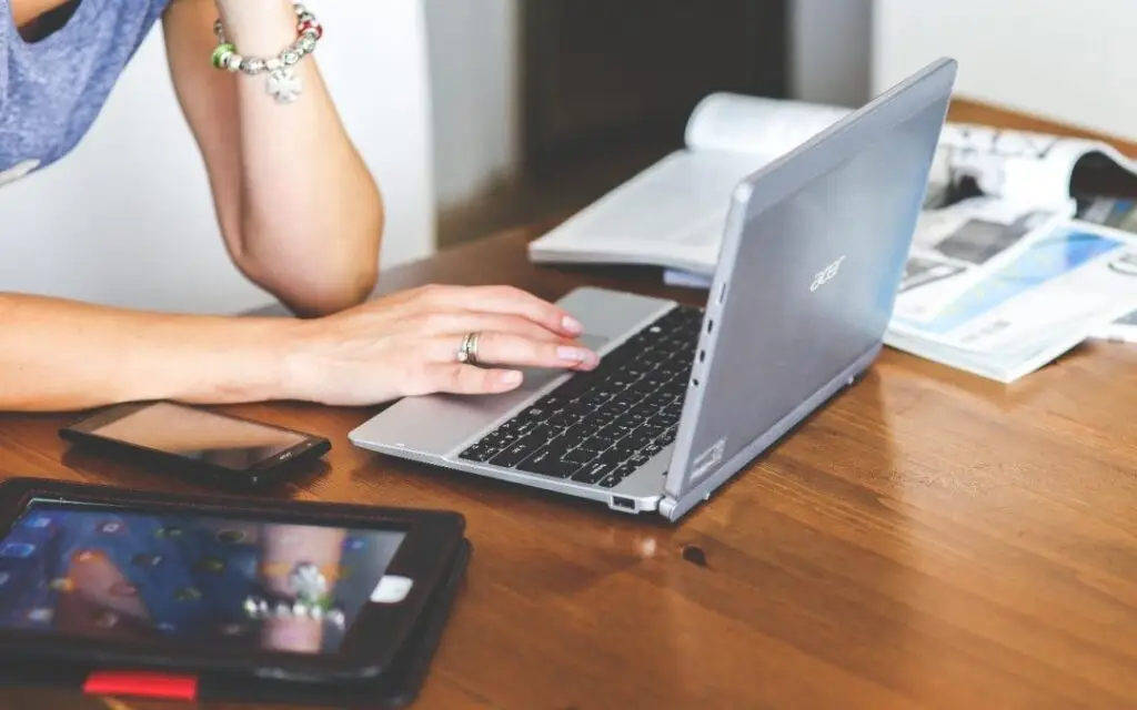 Multimedia call centre is fast becoming the way of the future, can your business afford not to be part of this change? / Azentro / Voice Vision Data