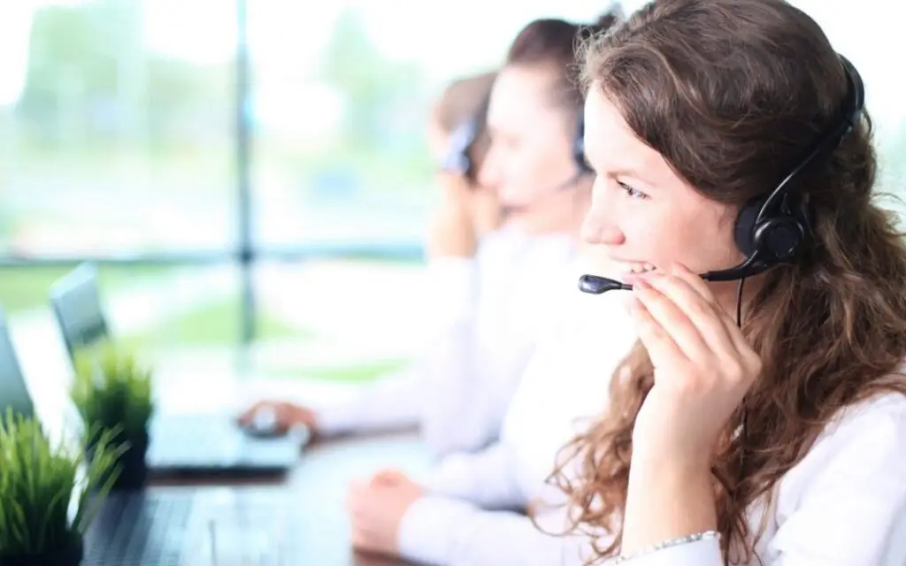 Multimedia contact centre – socialise your contact centre / Azentro / Voice Vision Data