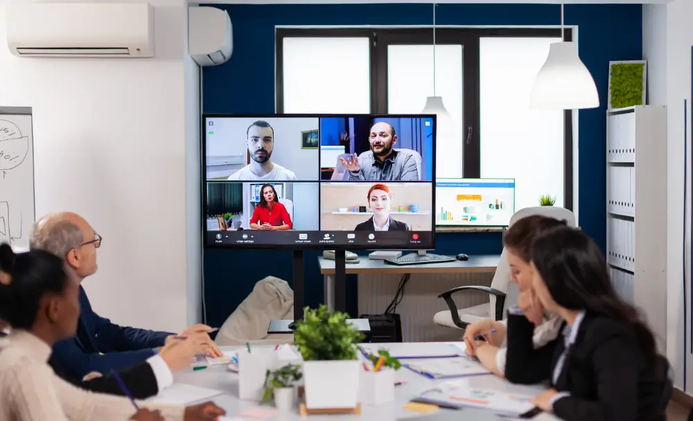 Must-Have Features of Smart Collaboration Tools for Hybrid Teams - Hexicor blog